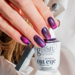 Gelish Aurora Cat Eye Magnetic Soak-Off Gel Polish "Love At First Light", Magenta Swirl Effect, 15 mL | .5fl oz - 1110566