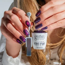 Gelish Aurora Cat Eye Magnetic Soak-Off Gel Polish "Love At First Light", Magenta Swirl Effect, 15 mL | .5fl oz - 1110566