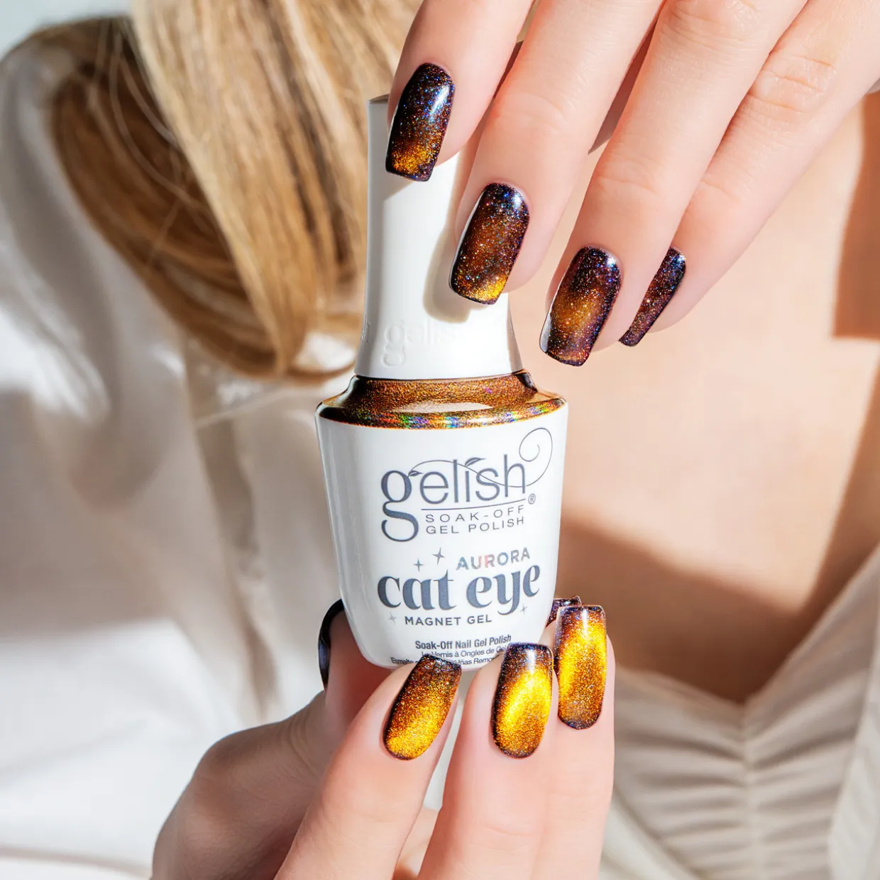 Gelish Aurora Cat Eye Magnetic Soak-Off Gel Polish "Space Dust", Brass Swirl Effect, 15 mL | .5fl oz - 1110563