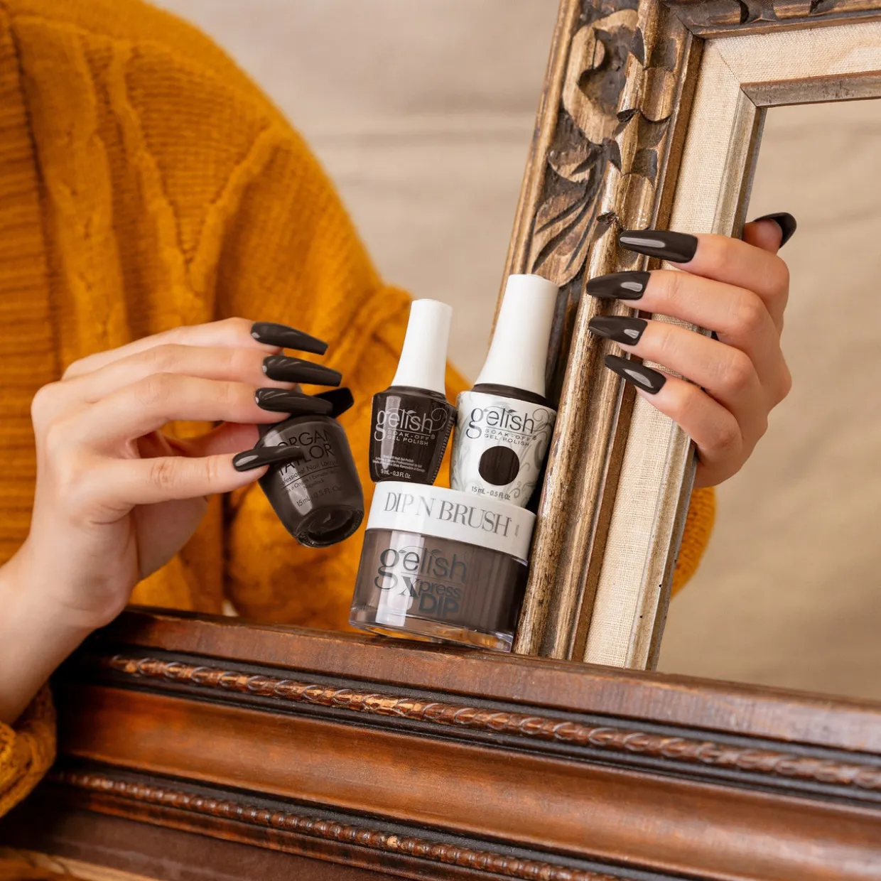 Gelish Xpress Dip "Artwork In Progress", Medium Brown Crème, 43g | 1.5 oz -In Frame Collection
