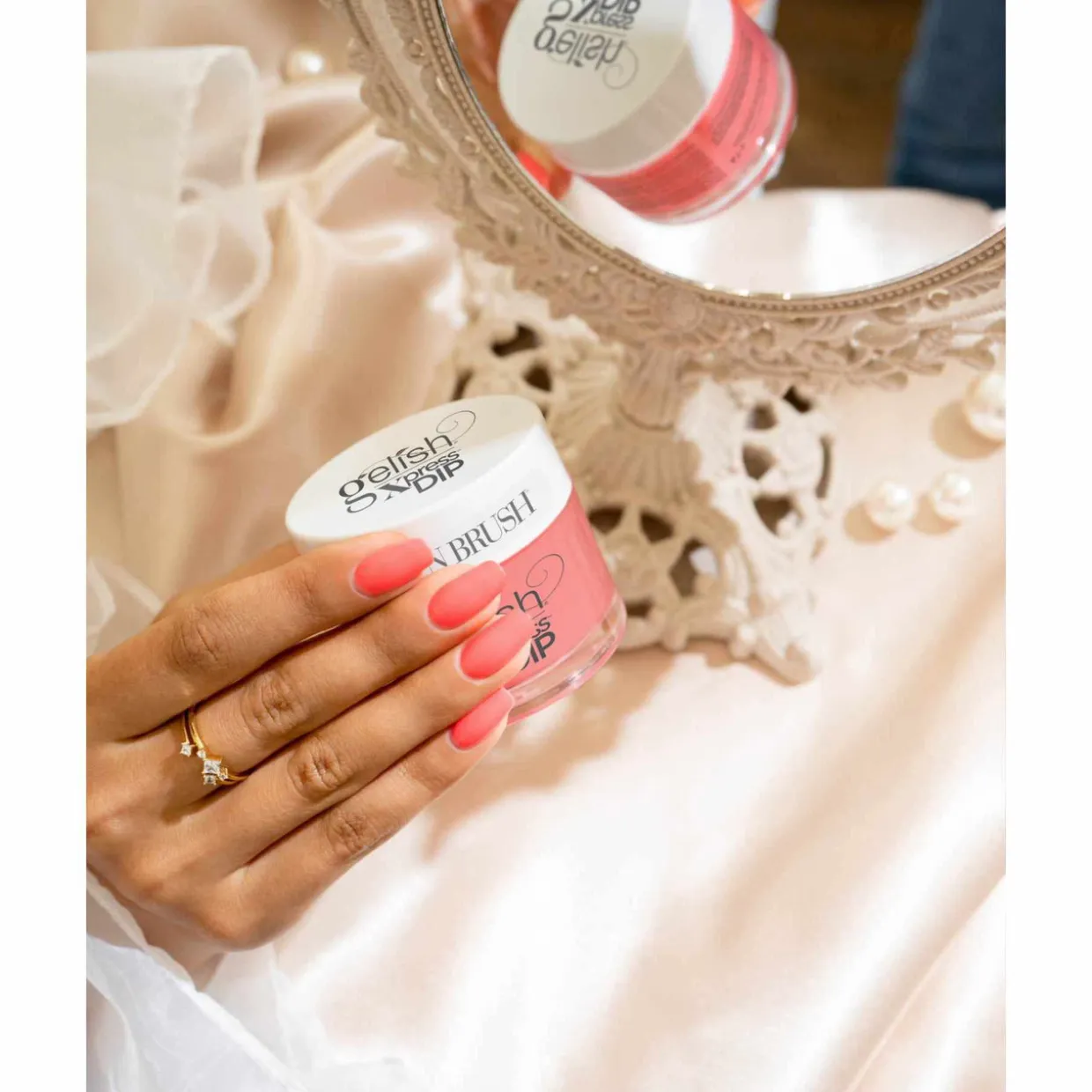 Gelish Xpress Dip "Manga-round With Me" - 1.5 oz